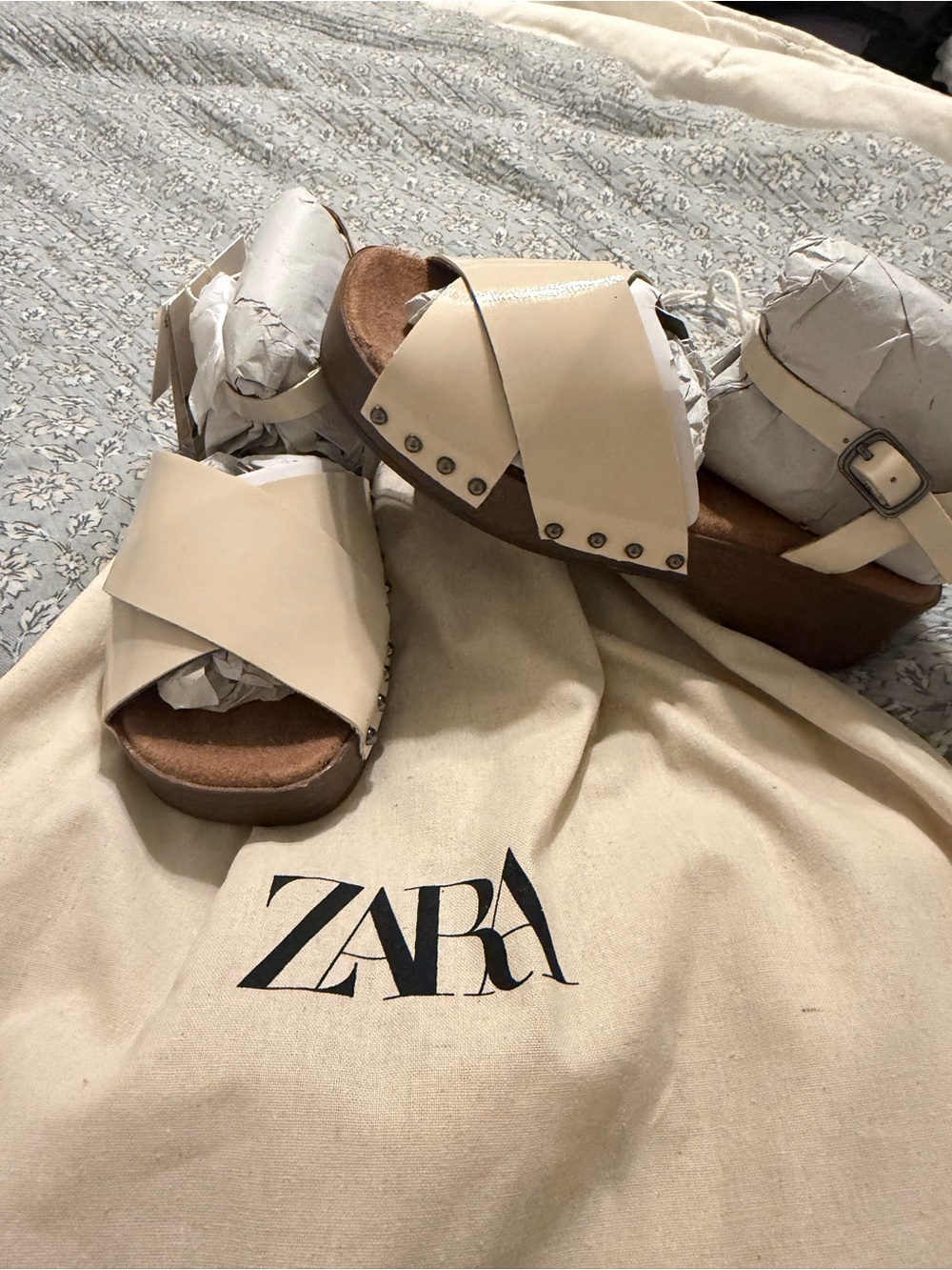 ZARA Kids Cream Studded Platform Clog Sandals Size US 12.5